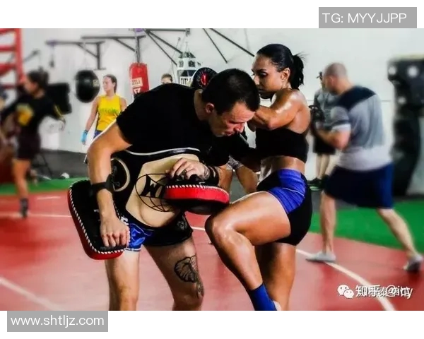 足球沙包的多重玩法与训练效果解析让你轻松提升足球技能